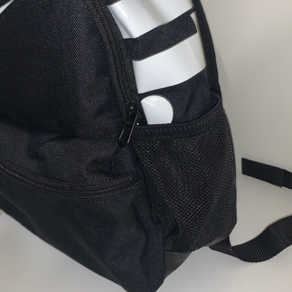 Nike logo black backpack! - Picture 2 of 6